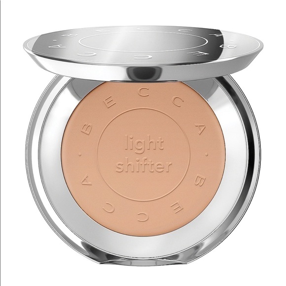 BECCA Other - BECA LIGHT SHIFTING FINISHING VEIL POWDER